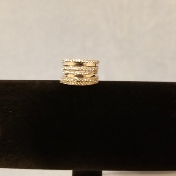 Ring - Picture 3 of 6